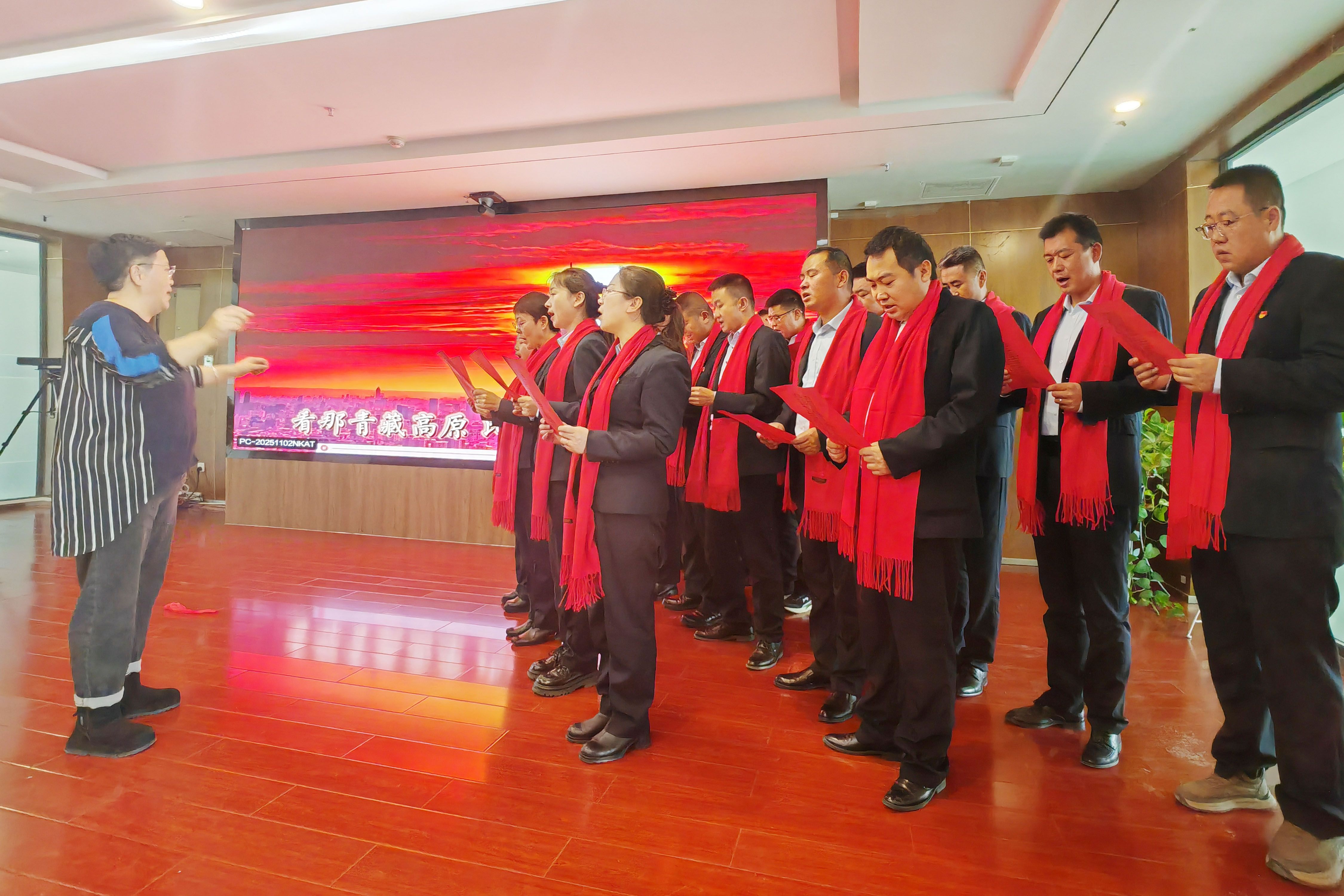 1767770539363625.jpg 建設(shè)合唱.jpg